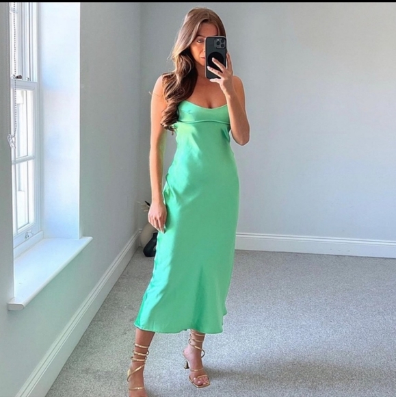 Zara Satin dress - Picture 2 of 12